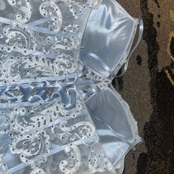 Light baby blue homecoming dress payed around 400 worn 1 time - Picture 8 of 11